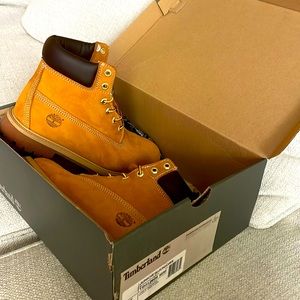 Timberland boots Juniors 6.5 EU 39.5 6IN Prem Wheat Nubuck